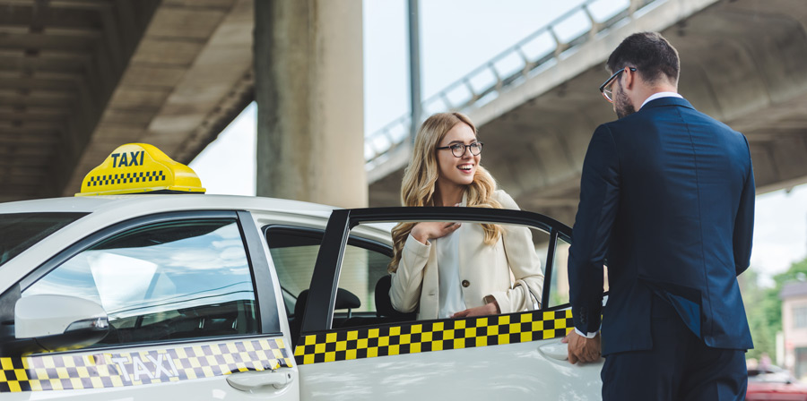 chauffeur de taxi et son passager