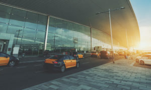 taxi en attente à l'aéroport