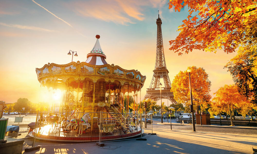 paris en automne, vue sur la Tour Eiffel