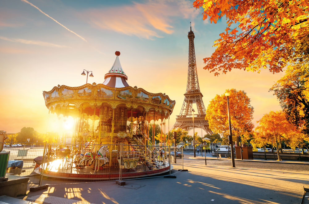 paris en automne, vue sur la Tour Eiffel